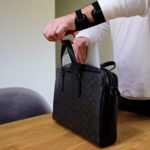 Orthosis_hand_Holding_Bag-300×300